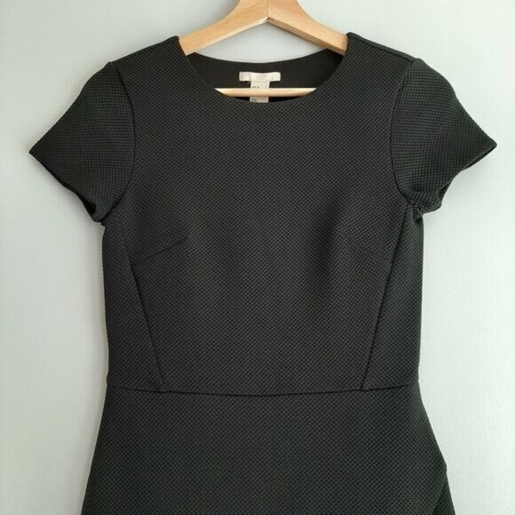 H&M Textural Weave Fabric Crewneck Fitted Mini Dress Black Sz 4 - Picture 3 of 12